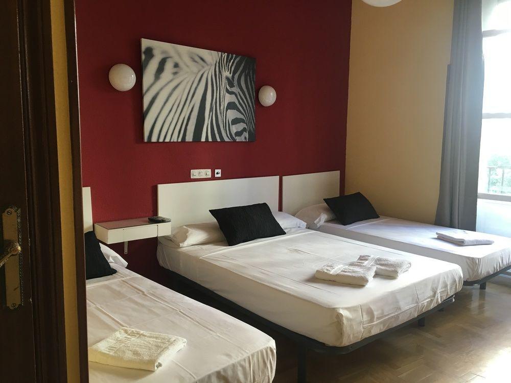 Hostal Rias Bajas Madrid Buitenkant foto