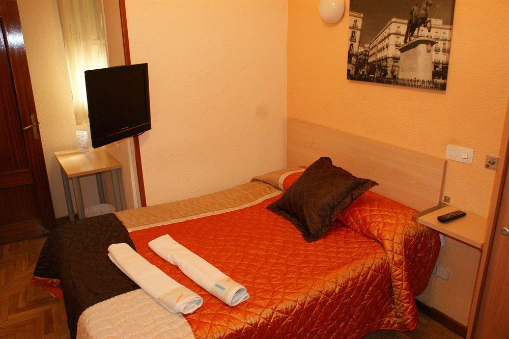 Hostal Rias Bajas Madrid Buitenkant foto