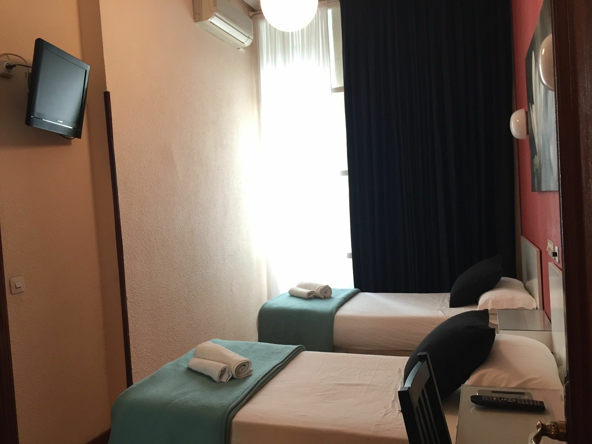 Hostal Rias Bajas Madrid Buitenkant foto